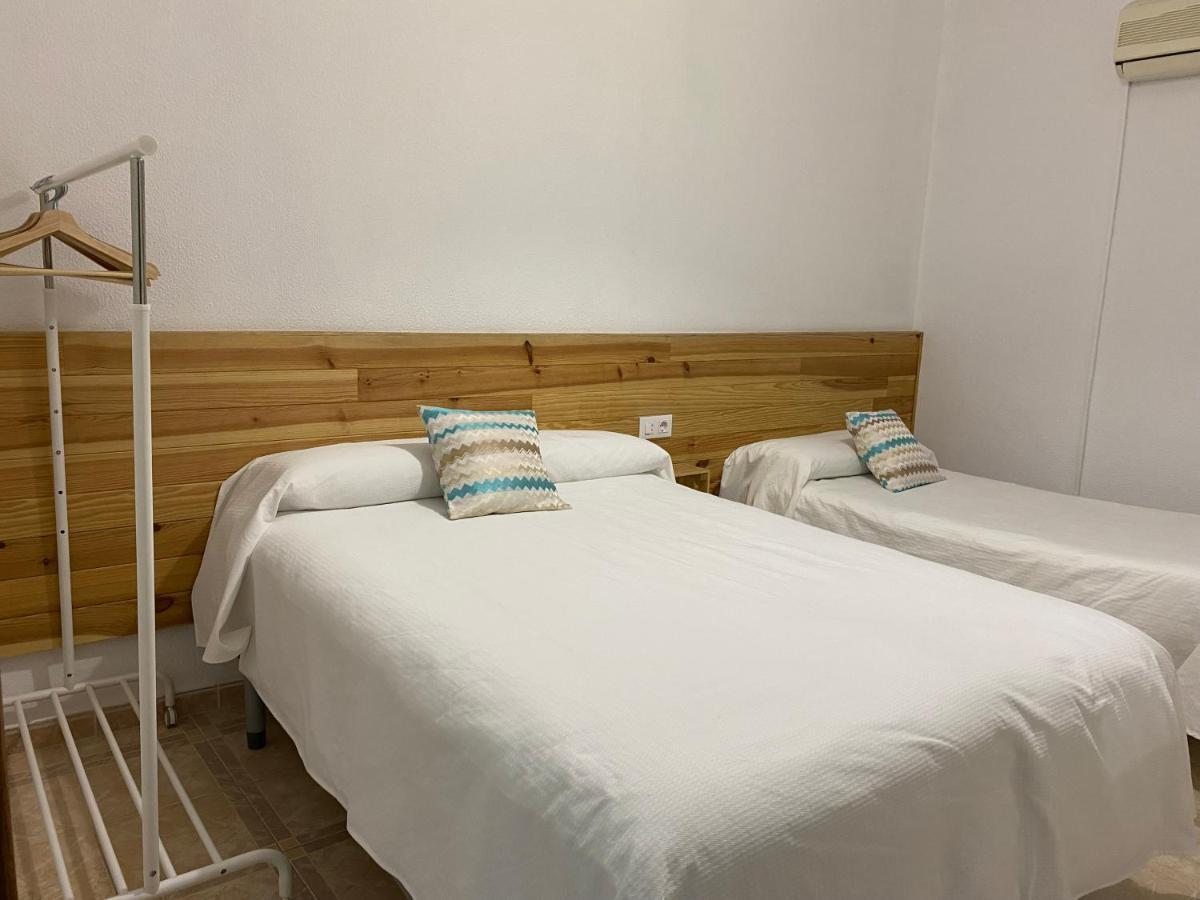 Hostal Барбате Екстериор снимка