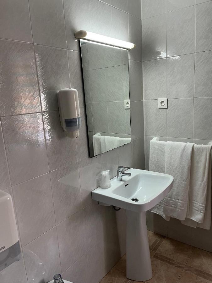 Hostal Барбате Екстериор снимка