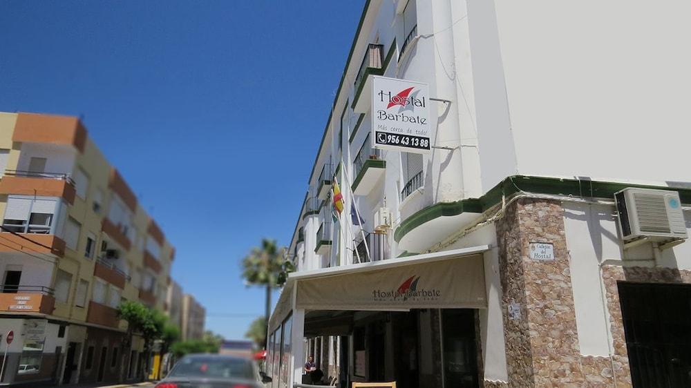 Hostal Барбате Екстериор снимка
