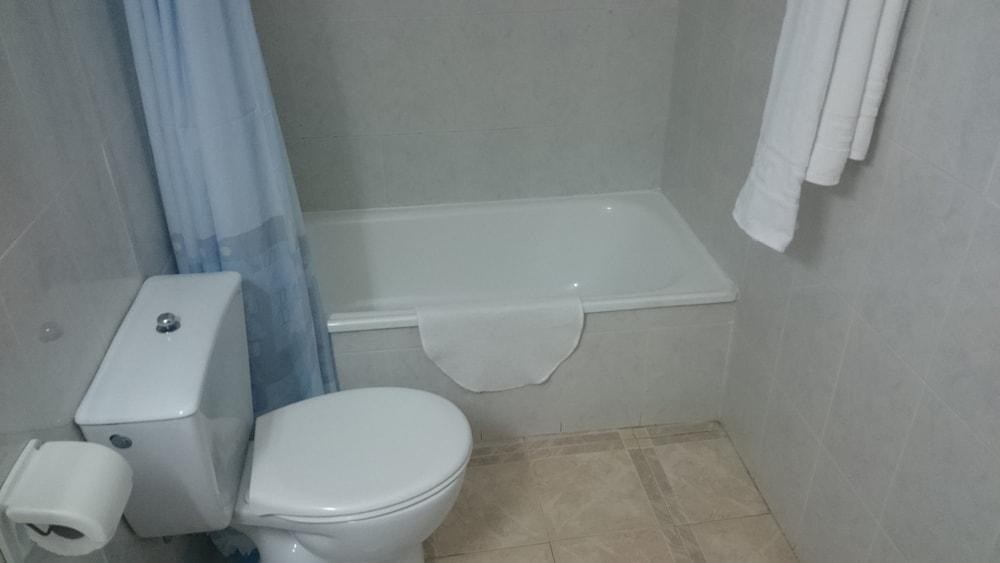 Hostal Барбате Екстериор снимка